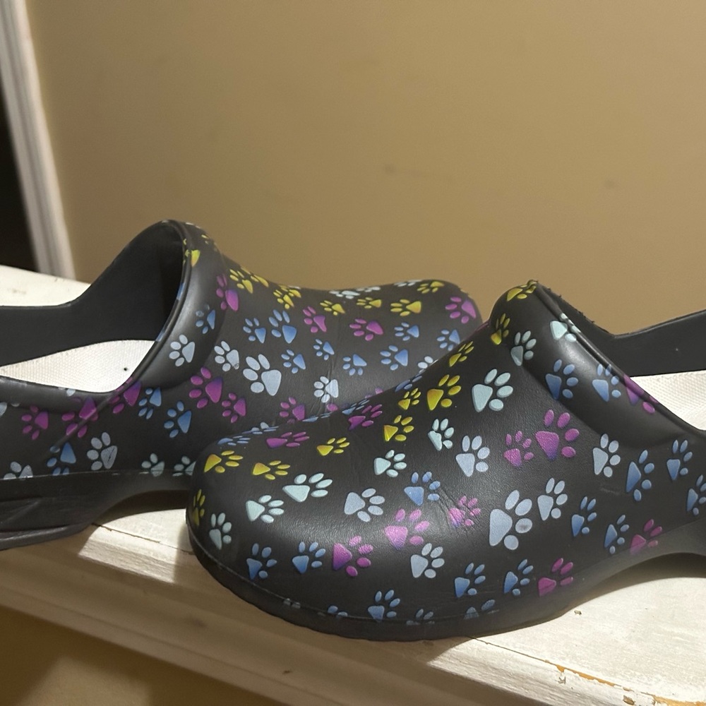 Black Paw Print Slip-On Clogs